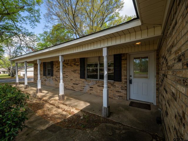 300 Robert E. Lee, Tyler, TX 75703