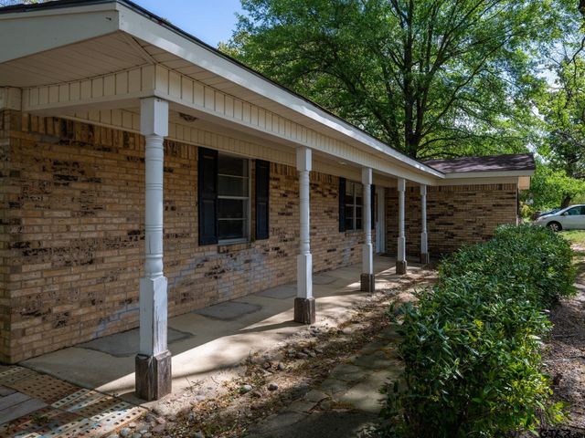 300 Robert E. Lee, Tyler, TX 75703