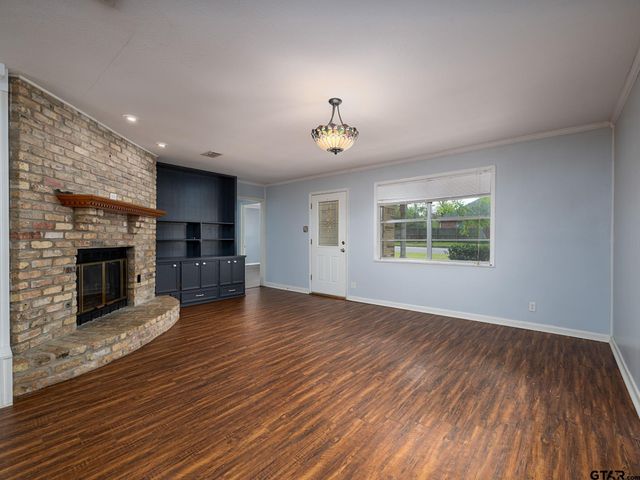 300 Robert E. Lee, Tyler, TX 75703