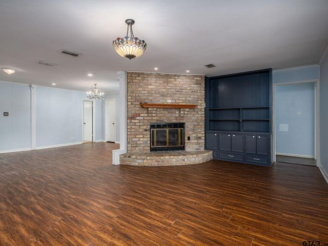 300 Robert E. Lee, Tyler, TX 75703