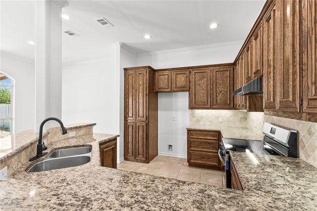 3829 Holland Dr, Corpus Christi, TX 78418