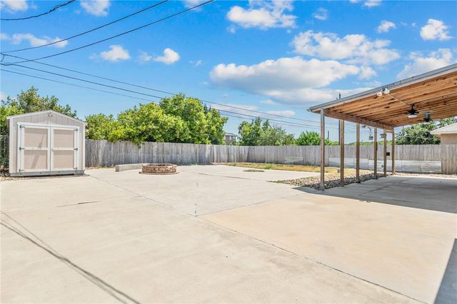 3829 Holland Dr, Corpus Christi, TX 78418