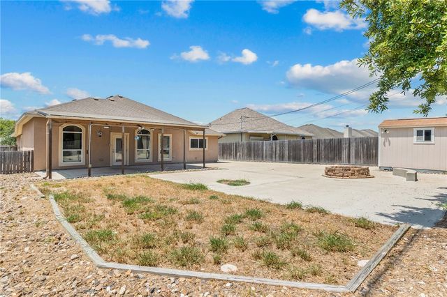 3829 Holland Dr, Corpus Christi, TX 78418