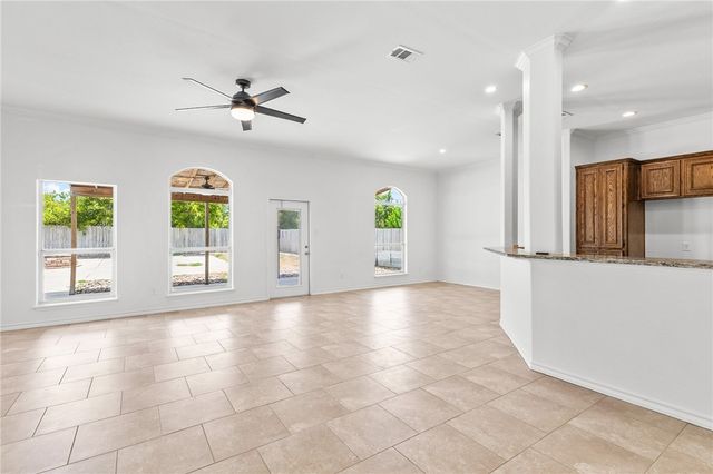 3829 Holland Dr, Corpus Christi, TX 78418