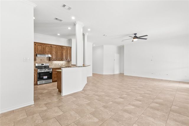 3829 Holland Dr, Corpus Christi, TX 78418
