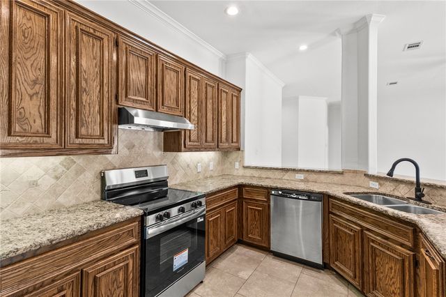 3829 Holland Dr, Corpus Christi, TX 78418