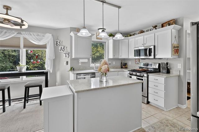 8805 Pebble Creek Drive, Pinckney, MI 48169
