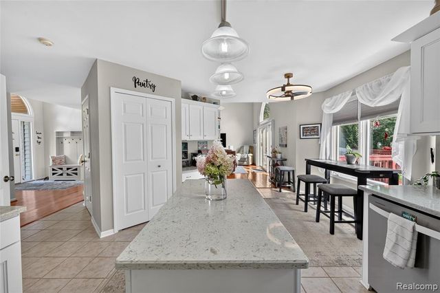 8805 Pebble Creek Drive, Pinckney, MI 48169
