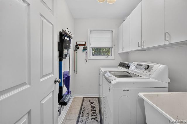 8805 Pebble Creek Drive, Pinckney, MI 48169