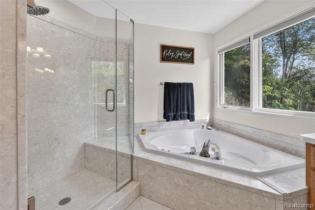 8805 Pebble Creek Drive, Pinckney, MI 48169