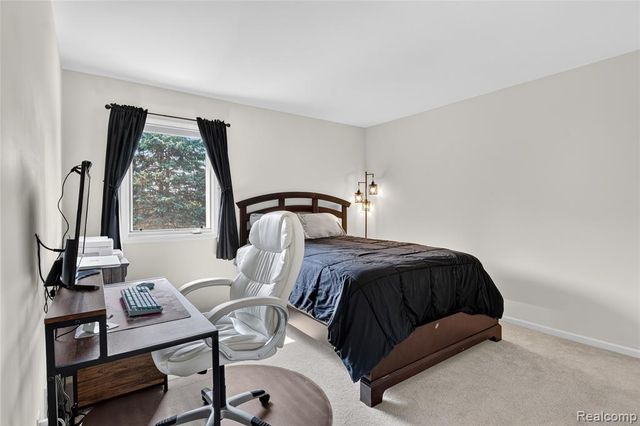 8805 Pebble Creek Drive, Pinckney, MI 48169