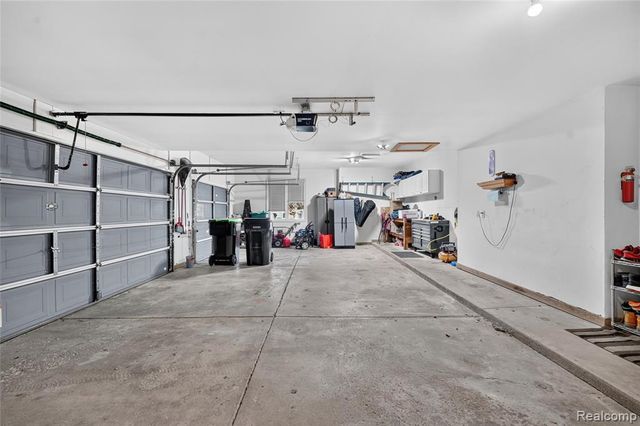 8805 Pebble Creek Drive, Pinckney, MI 48169