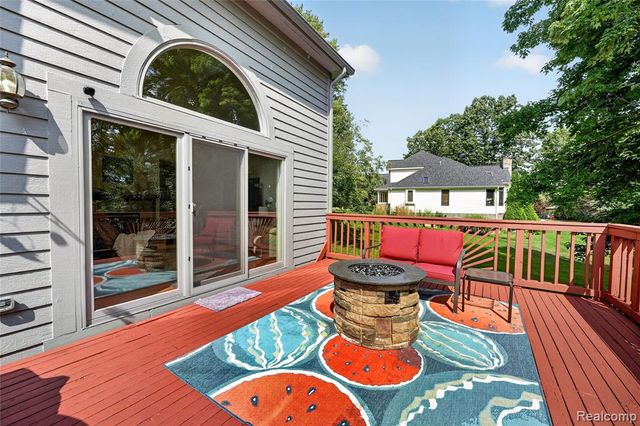 8805 Pebble Creek Drive, Pinckney, MI 48169