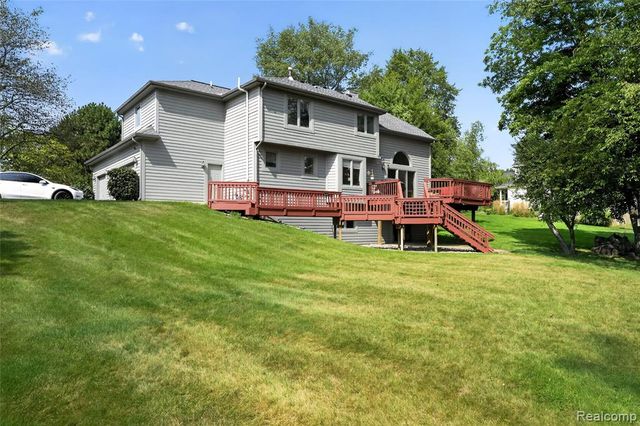 8805 Pebble Creek Drive, Pinckney, MI 48169