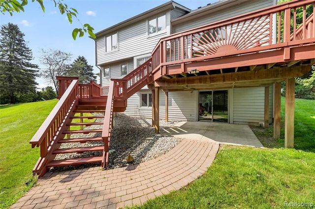 8805 Pebble Creek Drive, Pinckney, MI 48169