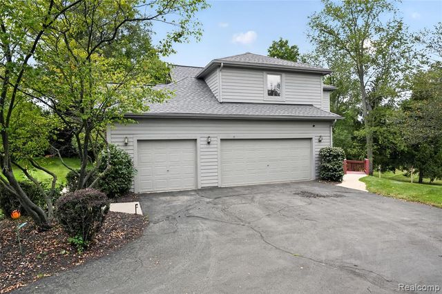8805 Pebble Creek Drive, Pinckney, MI 48169