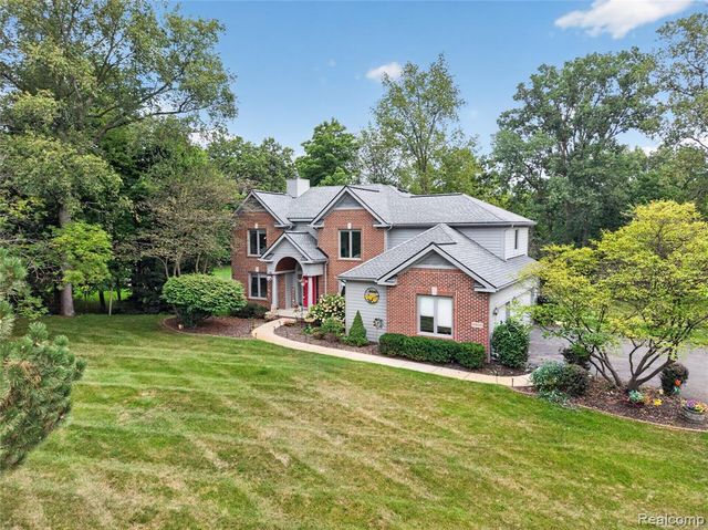 8805 Pebble Creek Drive, Pinckney, MI 48169