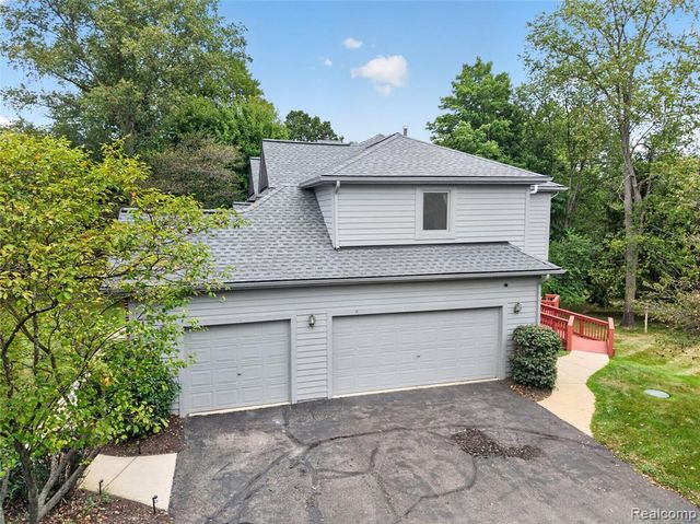 8805 Pebble Creek Drive, Pinckney, MI 48169