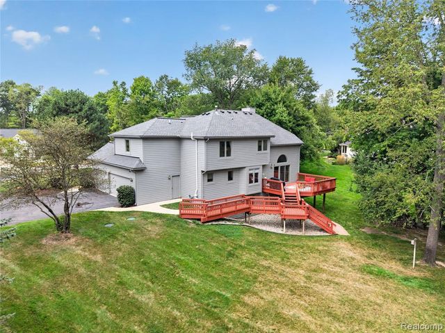 8805 Pebble Creek Drive, Pinckney, MI 48169