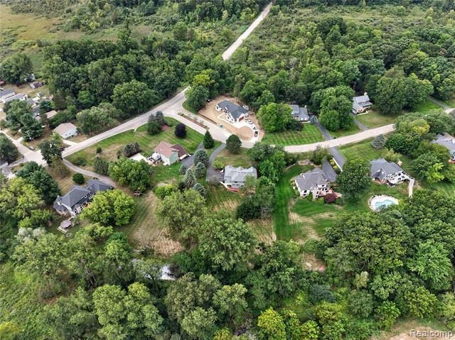 8805 Pebble Creek Drive, Pinckney, MI 48169
