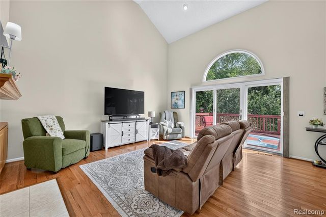 8805 Pebble Creek Drive, Pinckney, MI 48169