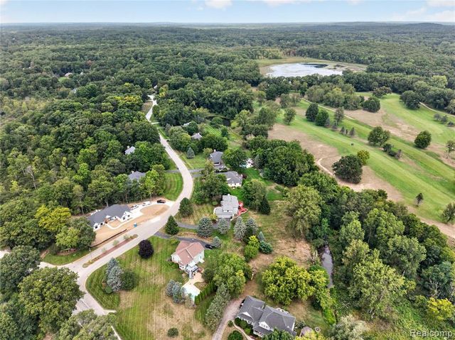 8805 Pebble Creek Drive, Pinckney, MI 48169