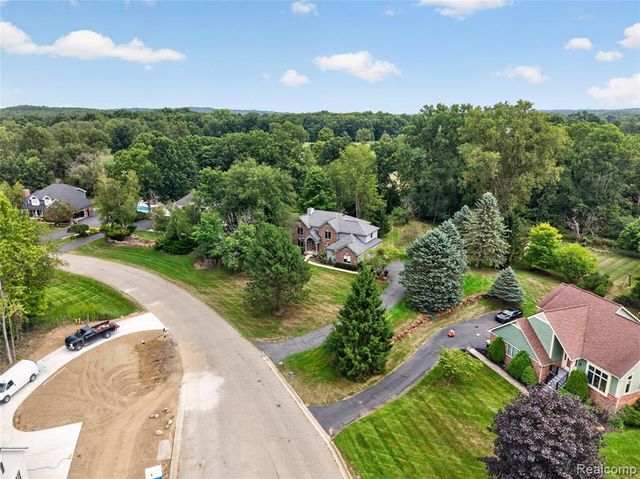8805 Pebble Creek Drive, Pinckney, MI 48169