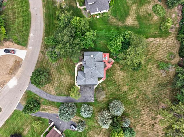 8805 Pebble Creek Drive, Pinckney, MI 48169