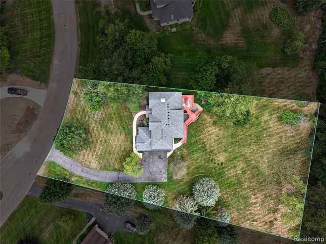 8805 Pebble Creek Drive, Pinckney, MI 48169