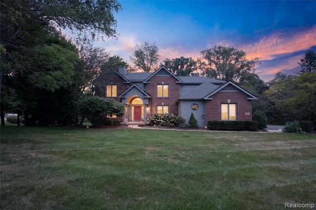 8805 Pebble Creek Drive, Pinckney, MI 48169