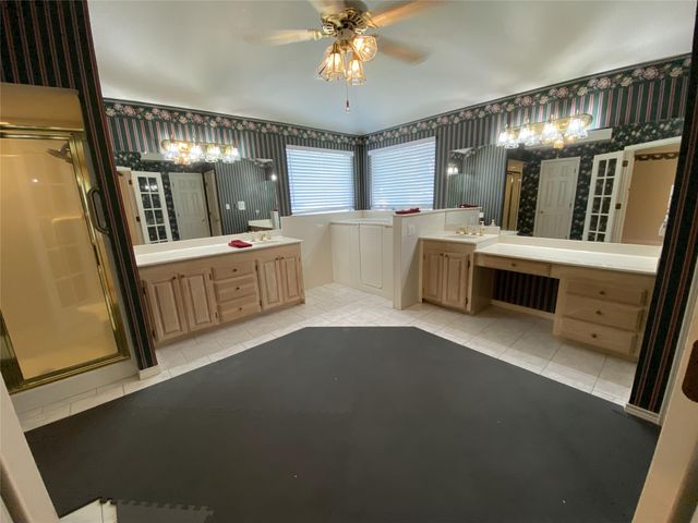 1415 Red Oak Circle, Farmersville, TX 75442