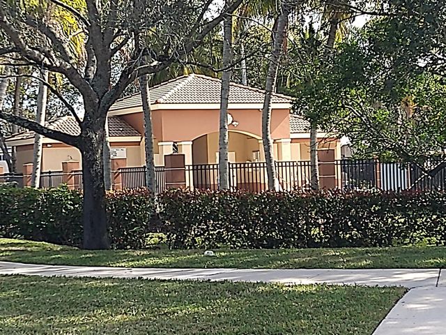 3478 Briar Bay Boulevard 204, West Palm Beach, FL 33411