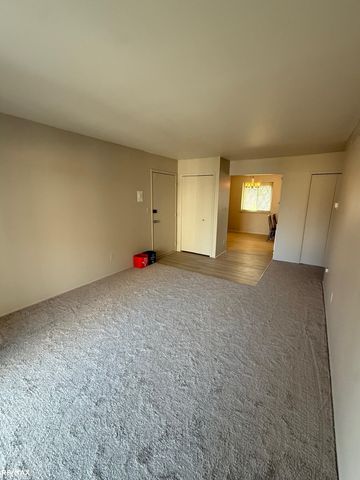 29225 Hayes Road, Warren, MI 48088