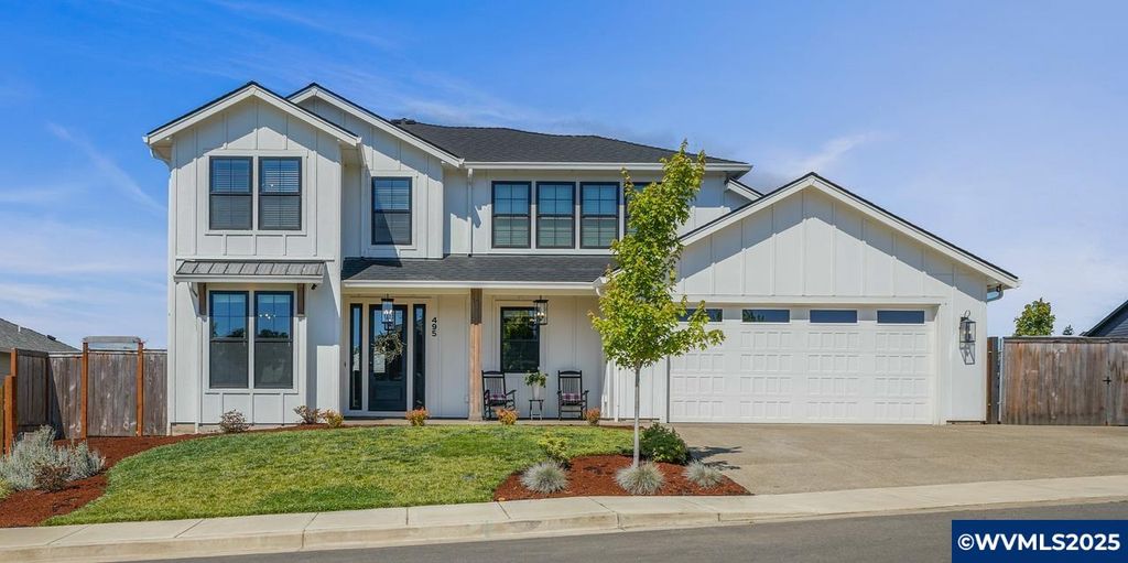 495 NW Cascade Mountain Dr, Dallas, OR 97338