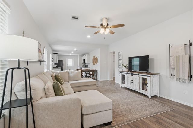 1307 Winding Willow Drive, Pinehurst, TX 77362