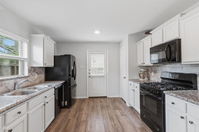 1307 Winding Willow Drive, Pinehurst, TX 77362