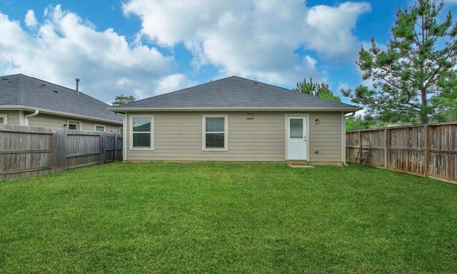 1307 Winding Willow Drive, Pinehurst, TX 77362