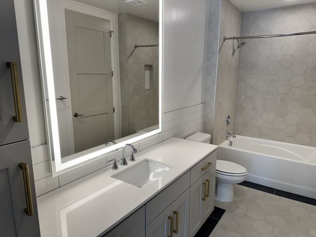 930 Commerce St Apt 1308, Nashville, TN 37203