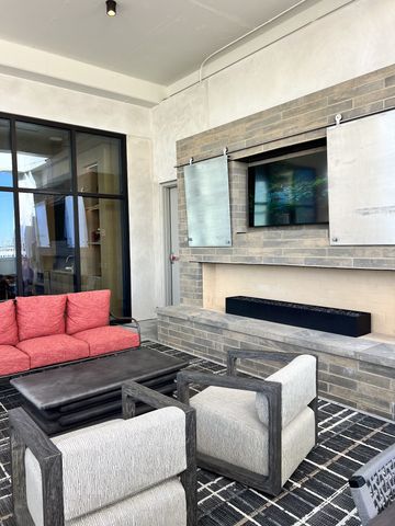 930 Commerce St Apt 1308, Nashville, TN 37203