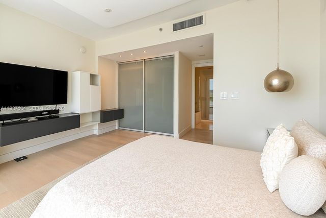 17001 Collins Ave 908, Sunny Isles Beach, FL 33160