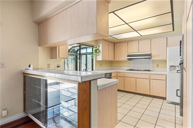 8824 Sari Avenue, Northridge, CA 91343