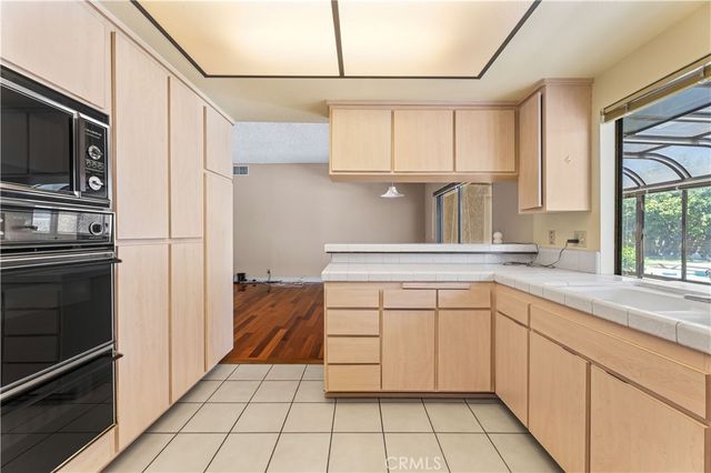 8824 Sari Avenue, Northridge, CA 91343