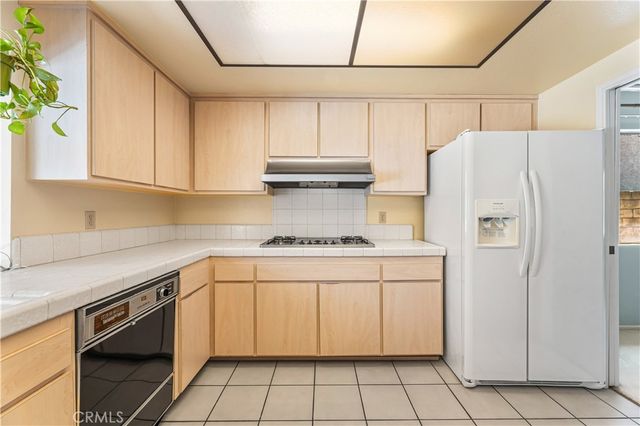 8824 Sari Avenue, Northridge, CA 91343
