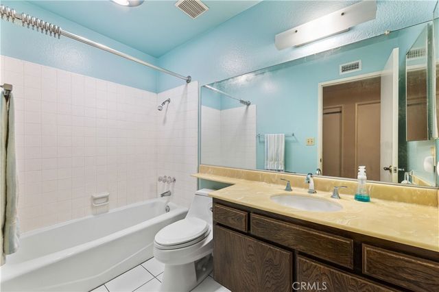 8824 Sari Avenue, Northridge, CA 91343