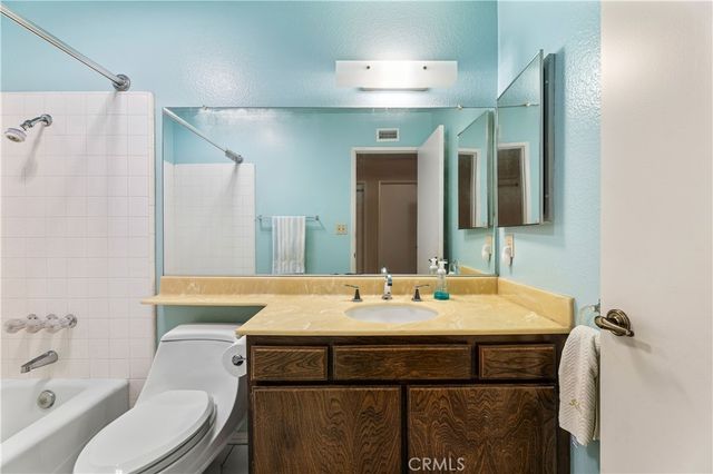 8824 Sari Avenue, Northridge, CA 91343