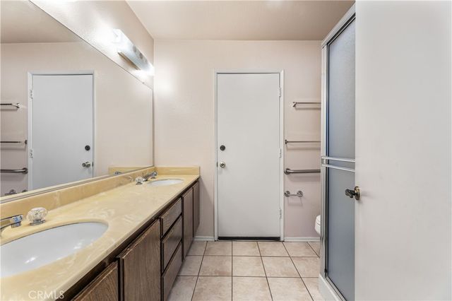 8824 Sari Avenue, Northridge, CA 91343