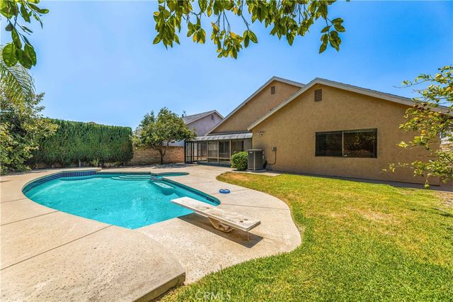 8824 Sari Avenue, Northridge, CA 91343