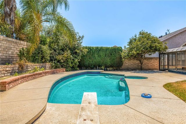 8824 Sari Avenue, Northridge, CA 91343