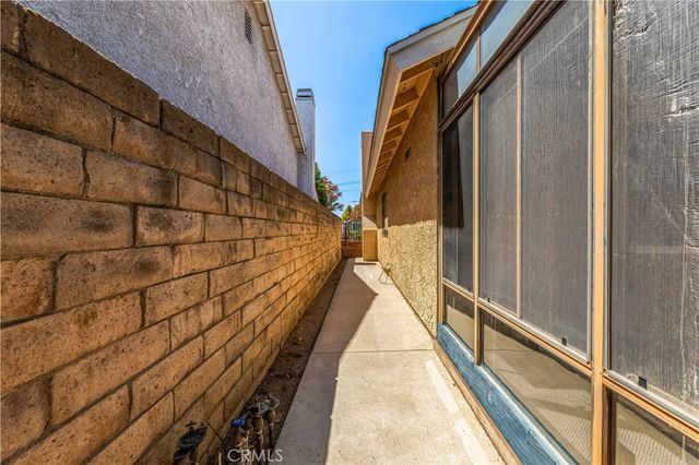 8824 Sari Avenue, Northridge, CA 91343