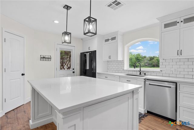7031 Steinbeck Bend Drive, Waco, TX 76708